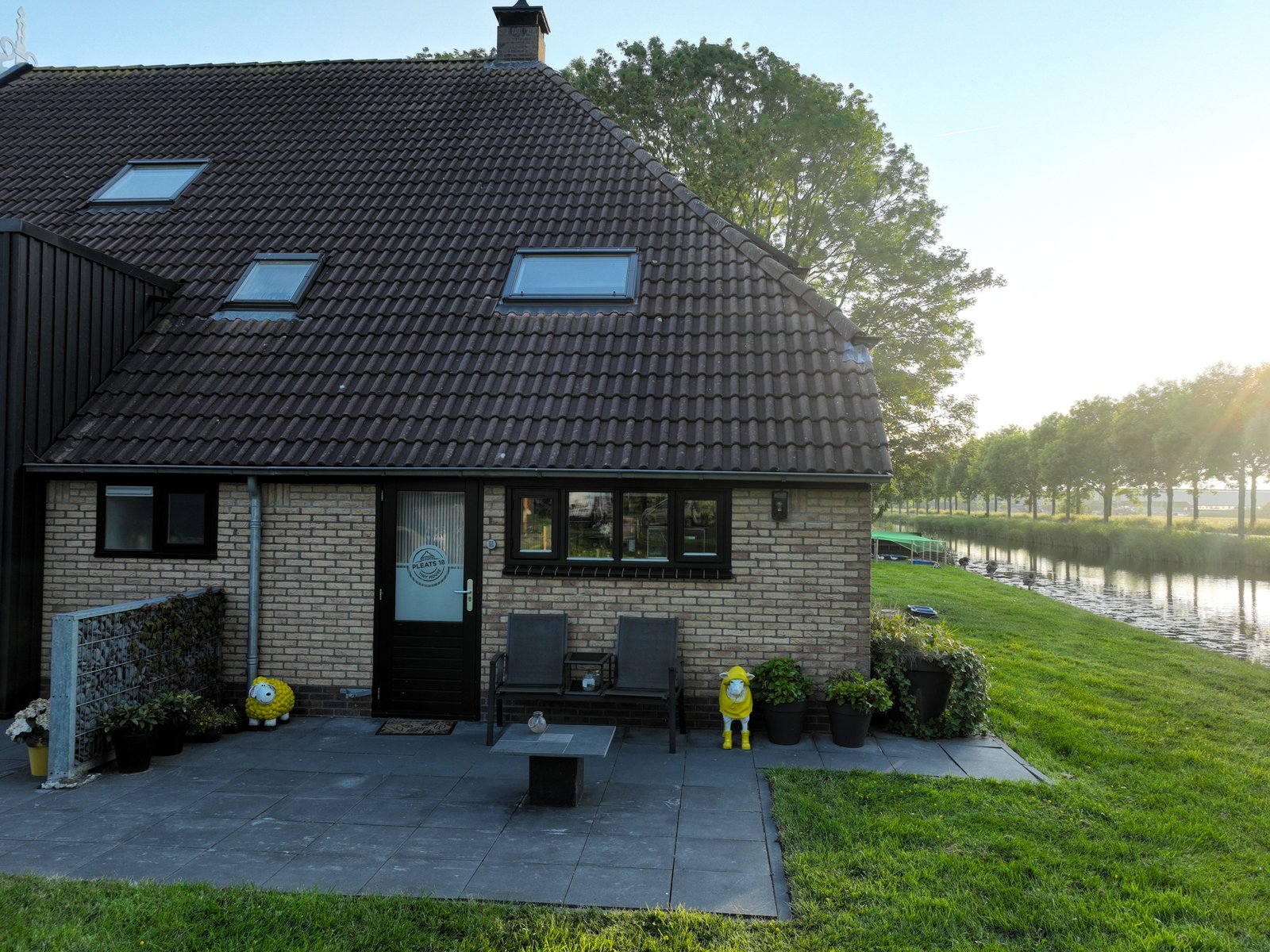 Luchtfoto polder en boerderij